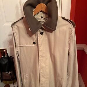 A Spectacular Burberry Trench Coat with wool lining and Collar, for Christmas